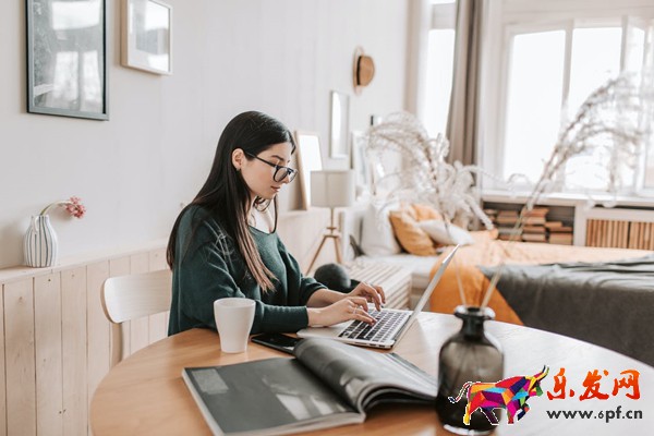 自己創(chuàng)業(yè)開淘寶店好嗎?開店還有前景嗎?.jpg 自己創(chuàng)業(yè)開淘寶店好嗎?開店還有前景嗎?.jpg